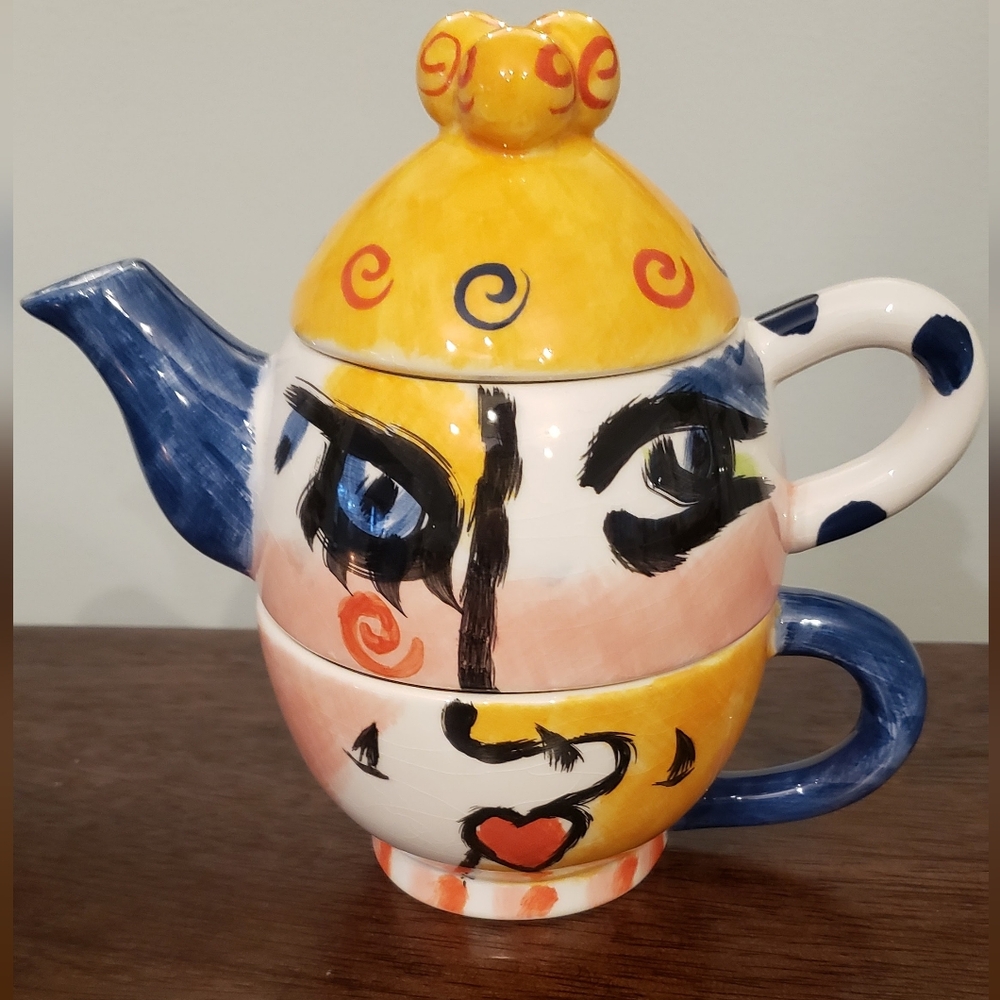 Vintage Teapot Teacup in 1 Face Design